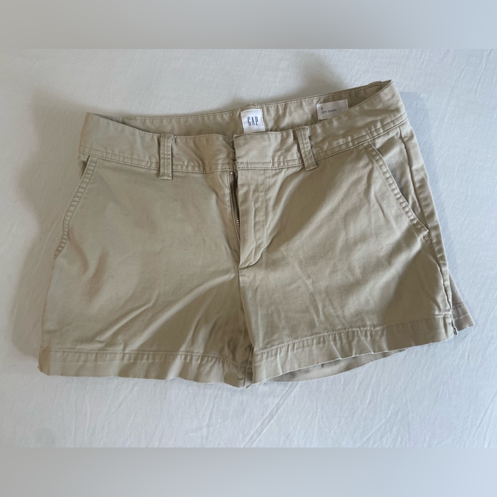 GAP Khaki City Shorts | Size 2